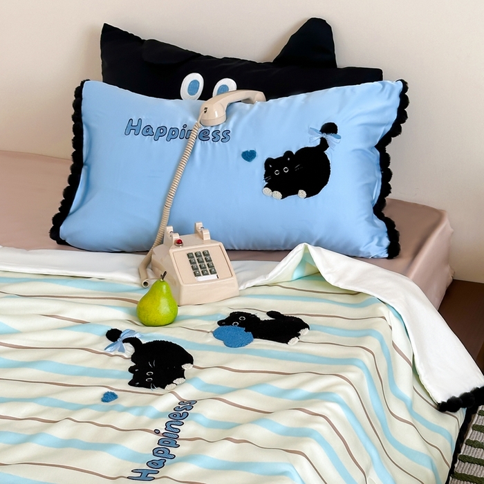 91家纺网 家纺一手货源 找家纺 黛舒家居 2024新款天丝条纹夏被款 黑色猫咪