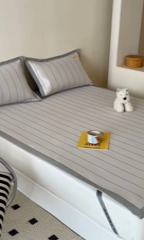 91家纺网 家纺一手货源 找家纺 时年 2024新款7A抗菌提花毛巾绣冰丝凉席（充值会员优惠10元） 冰丝毛巾绣-腊肠狗