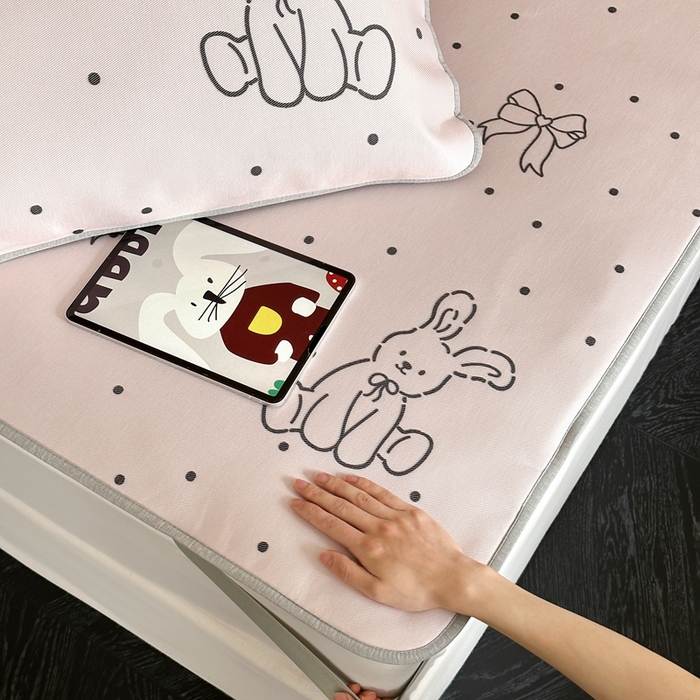 91家纺网 家纺一手货源 找家纺 时年 2024新款7A抗菌数码印花冰丝凉席（充值会员优惠10元） 波点兔兔