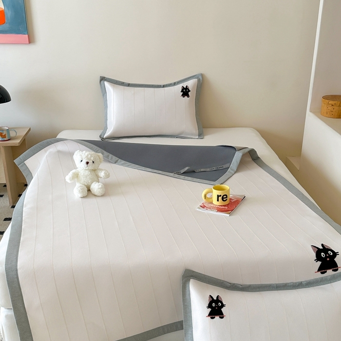 91家纺网 家纺一手货源 找家纺 时年 2024新款7A抗菌提花毛巾绣冰丝凉席（充值会员优惠10元） 冰丝毛巾绣-俏皮猫咪