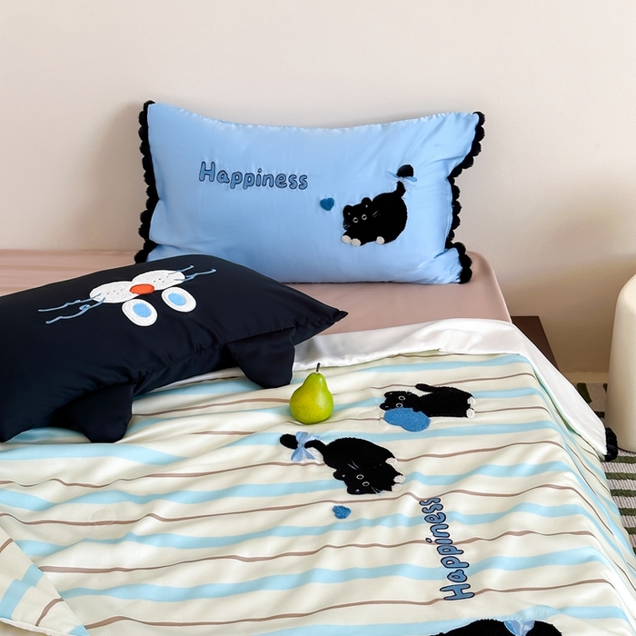 91家纺网 家纺一手货源 找家纺 黛舒家居 2024新款天丝条纹夏被款 黑色猫咪