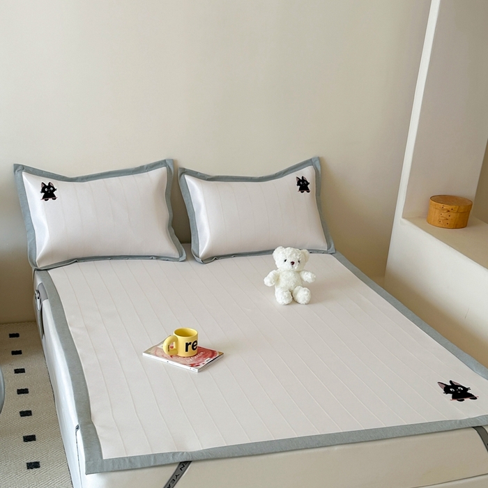 91家纺网 家纺一手货源 找家纺 时年 2024新款7A抗菌提花毛巾绣冰丝凉席（充值会员优惠10元） 冰丝毛巾绣-俏皮猫咪