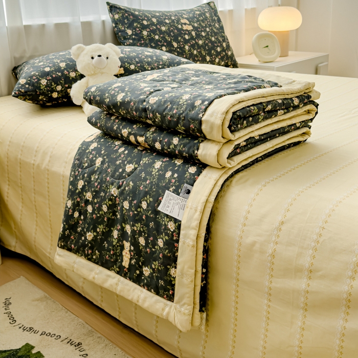 91家纺网 家纺一手货源 找家纺 金丝鸟家纺 2024新款全棉棉花夏被四件套 蔷薇布偶熊