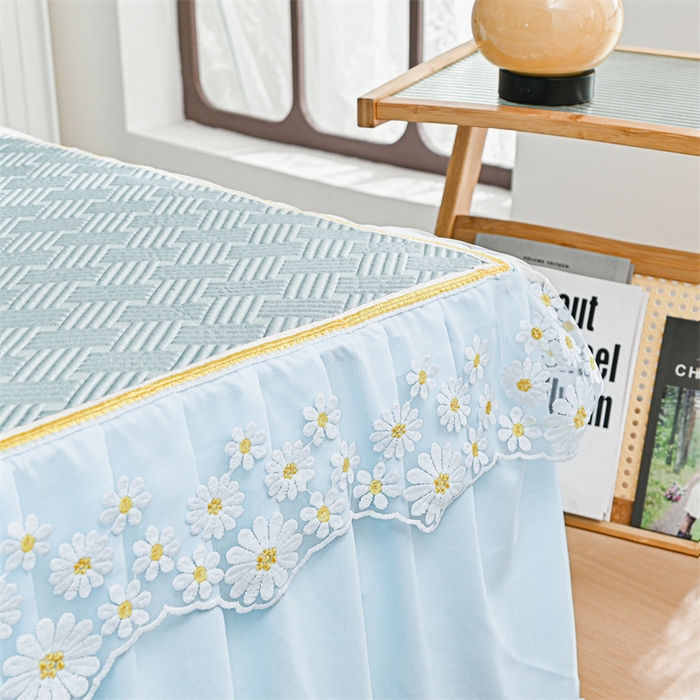 91家纺网 家纺一手货源 找家纺 共鸣沙发垫 2024新款A类凉感冰豆豆透气小菊花床裙系列 床裙冰豆小菊花蓝灰