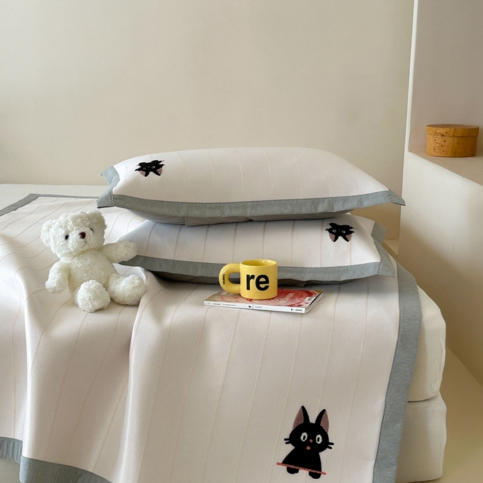 91家纺网 家纺一手货源 找家纺 时年 2024新款7A抗菌提花毛巾绣冰丝凉席（充值会员优惠10元） 冰丝毛巾绣-俏皮猫咪