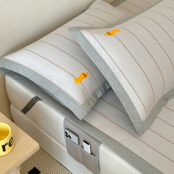 91家纺网 家纺一手货源 找家纺 时年 2024新款7A抗菌提花毛巾绣冰丝凉席（充值会员优惠10元） 冰丝毛巾绣-腊肠狗