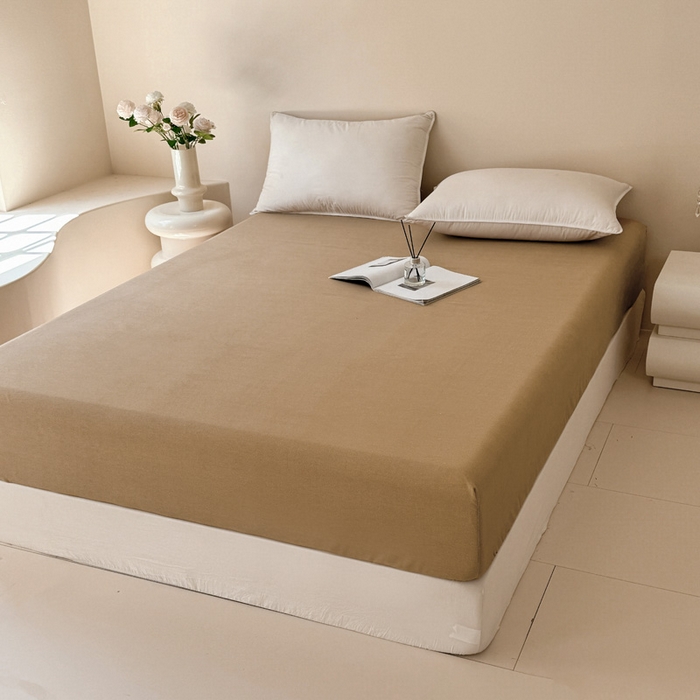 91家纺网 家纺一手货源 找家纺 艾迪尚家纺 2025新款纯色生态磨毛绣花单床笠 麋鹿-驼色