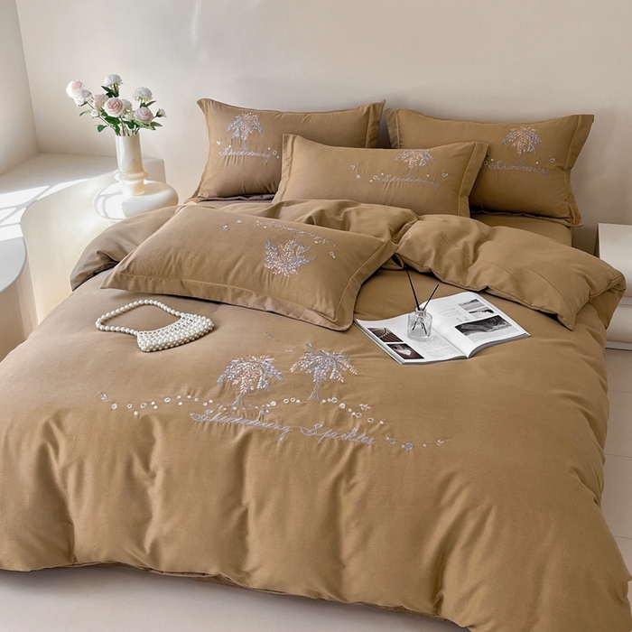 91家纺网 家纺一手货源 找家纺 艾迪尚家纺 2025新款纯色生态磨毛绣花单床单 幸福树-驼色