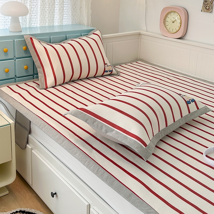 91家纺网 家纺一手货源 找家纺 昔可家纺 2024新款大版数码印花养生冰藤席 苹果猫咪