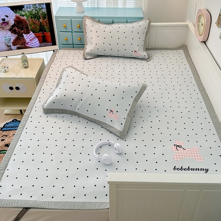 91家纺网 家纺一手货源 找家纺 昔可家纺 2024新款大版数码印花养生冰藤席 波点兔