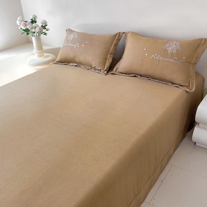 91家纺网 家纺一手货源 找家纺 艾迪尚家纺 2025新款纯色生态磨毛绣花单床笠 幸福树-驼色