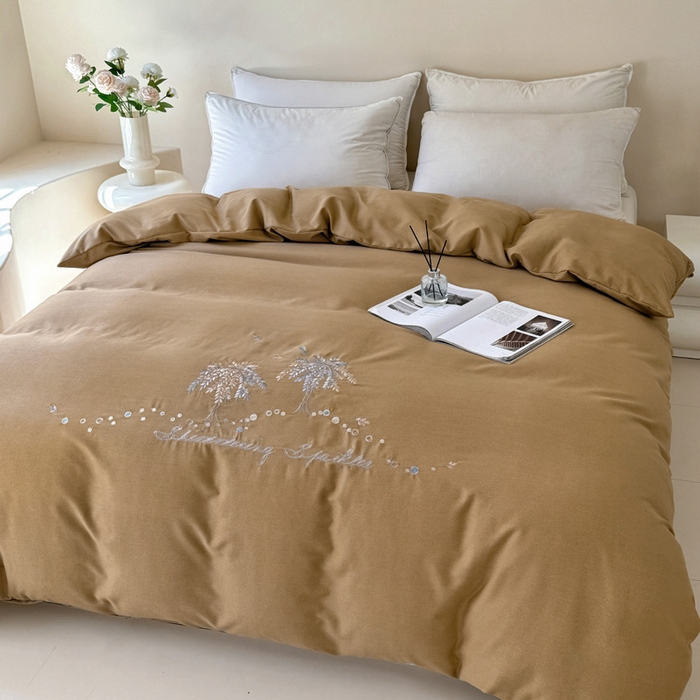 91家纺网 家纺一手货源 找家纺 艾迪尚家纺 2025新款纯色生态磨毛绣花单床笠 幸福树-驼色