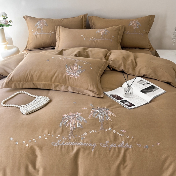 91家纺网 家纺一手货源 找家纺 艾迪尚家纺 2025新款纯色生态磨毛绣花四件套 幸福树-驼色