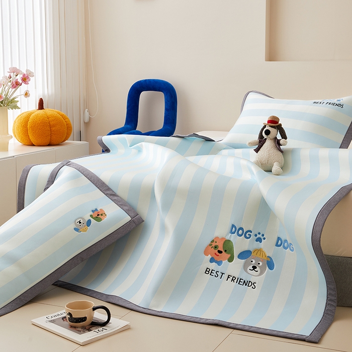 91家纺网 家纺一手货源 找家纺 怡家居 2024新款A类PE凉感提花加刺绣凉席三件套 米兰条纹狗