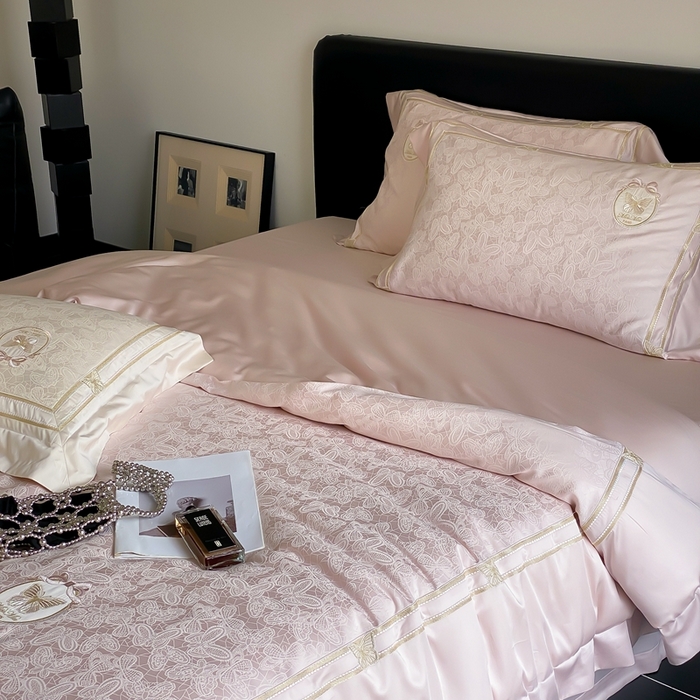 91家纺网 家纺一手货源 找家纺 MIU缪家居 2024新款100支天丝棉 （提花）自由之蝶系列四件套 自由之蝶-粉