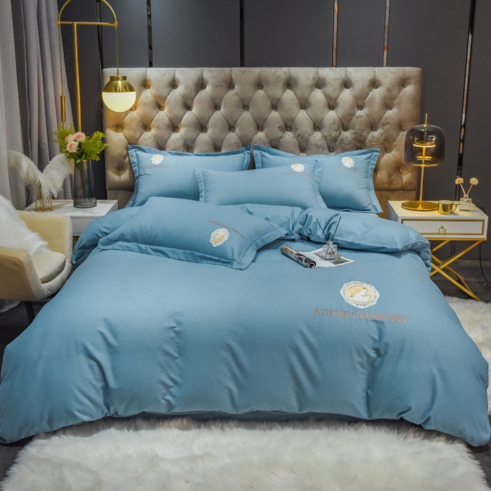 91家纺网 家纺一手货源 找家纺 艾迪尚家纺 2025新款纯色生态磨毛绣花单被套 艾薇儿-天蓝