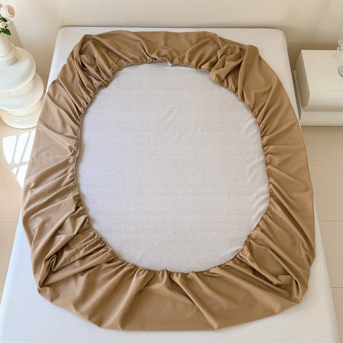 91家纺网 家纺一手货源 找家纺 艾迪尚家纺 2025新款纯色生态磨毛绣花单床笠 麋鹿-驼色