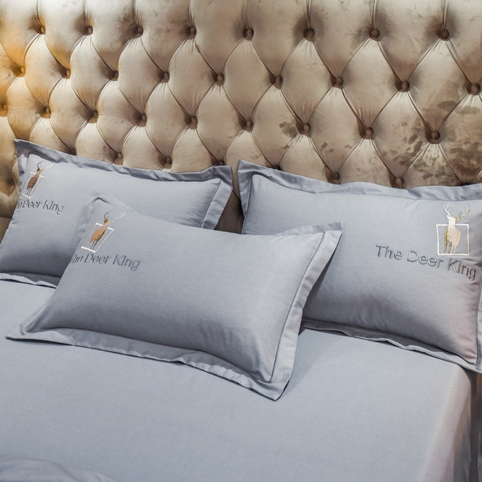 91家纺网 家纺一手货源 找家纺 艾迪尚家纺 2025新款纯色生态磨毛绣花单被套 麋鹿-高级灰