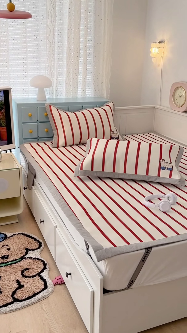 91家纺网 家纺一手货源 找家纺 昔可家纺 2024新款大版数码印花养生冰藤席 苹果猫咪