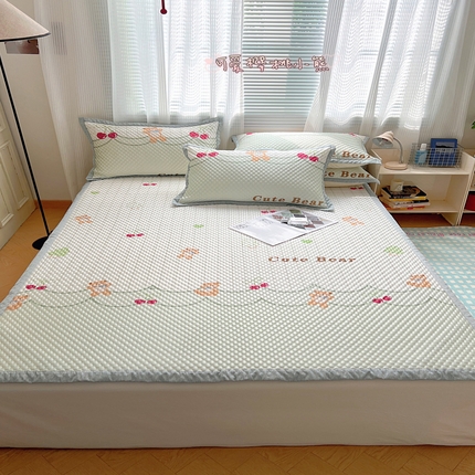 91家纺网 家纺一手货源 找家纺 顾里家纺 2024 新款凉豆豆印花席 可爱樱桃熊