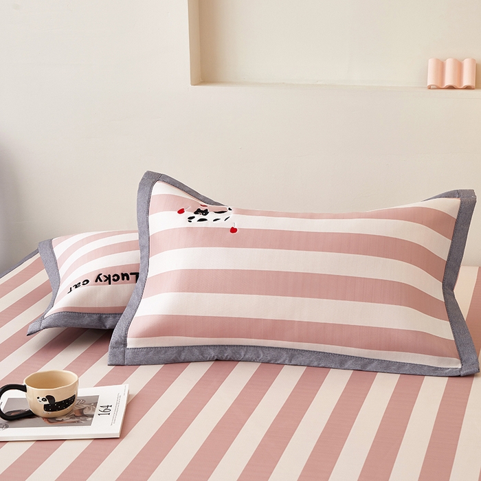 91家纺网 家纺一手货源 找家纺 怡家居 2024新款A类PE凉感提花加刺绣凉席三件套 米红条纹猫