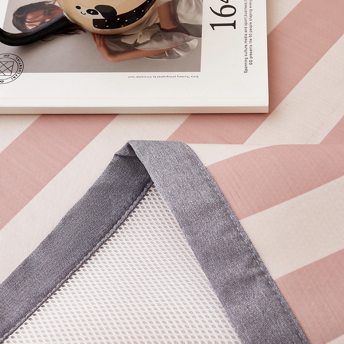 91家纺网 家纺一手货源 找家纺 怡家居 2024新款A类PE凉感提花加刺绣凉席三件套 米红条纹猫