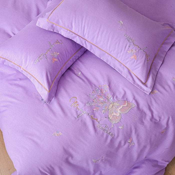 91家纺网 家纺一手货源 找家纺 艾迪尚家纺 2025新款纯色生态磨毛绣花单被套 蝶恋花-淡紫