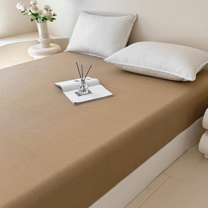 91家纺网 家纺一手货源 找家纺 艾迪尚家纺 2025新款纯色生态磨毛绣花单床笠 麋鹿-驼色