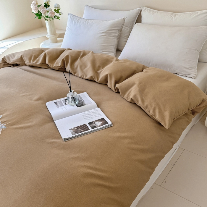 91家纺网 家纺一手货源 找家纺 艾迪尚家纺 2025新款纯色生态磨毛绣花单床笠 幸福树-驼色