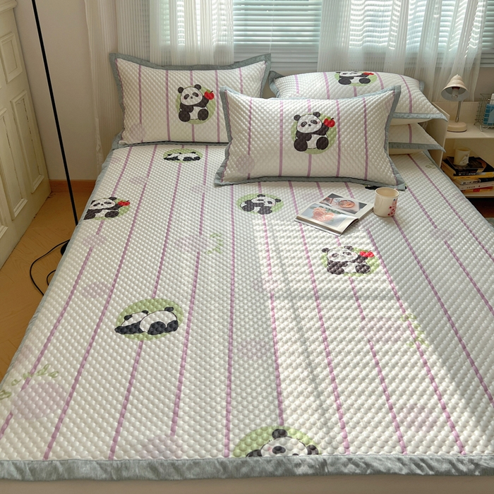 91家纺网 家纺一手货源 找家纺 顾里家纺 2024 新款凉豆豆印花席 条纹熊猫