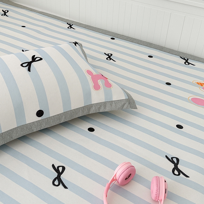 91家纺网 家纺一手货源 找家纺 昔可家纺 2024新款大版数码印花养生冰藤席 蝴蝶结狗狗