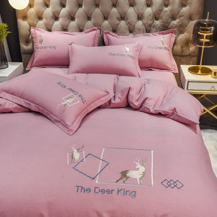 91家纺网 家纺一手货源 找家纺 艾迪尚家纺 2025新款纯色生态磨毛绣花四件套 麋鹿-豆沙