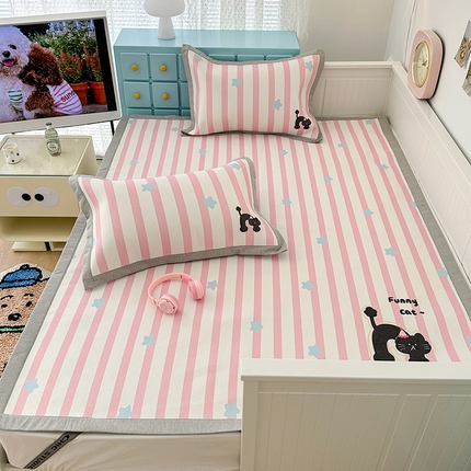 91家纺网 家纺一手货源 找家纺 昔可家纺 2024新款大版数码印花养生冰藤席 粉条黑猫