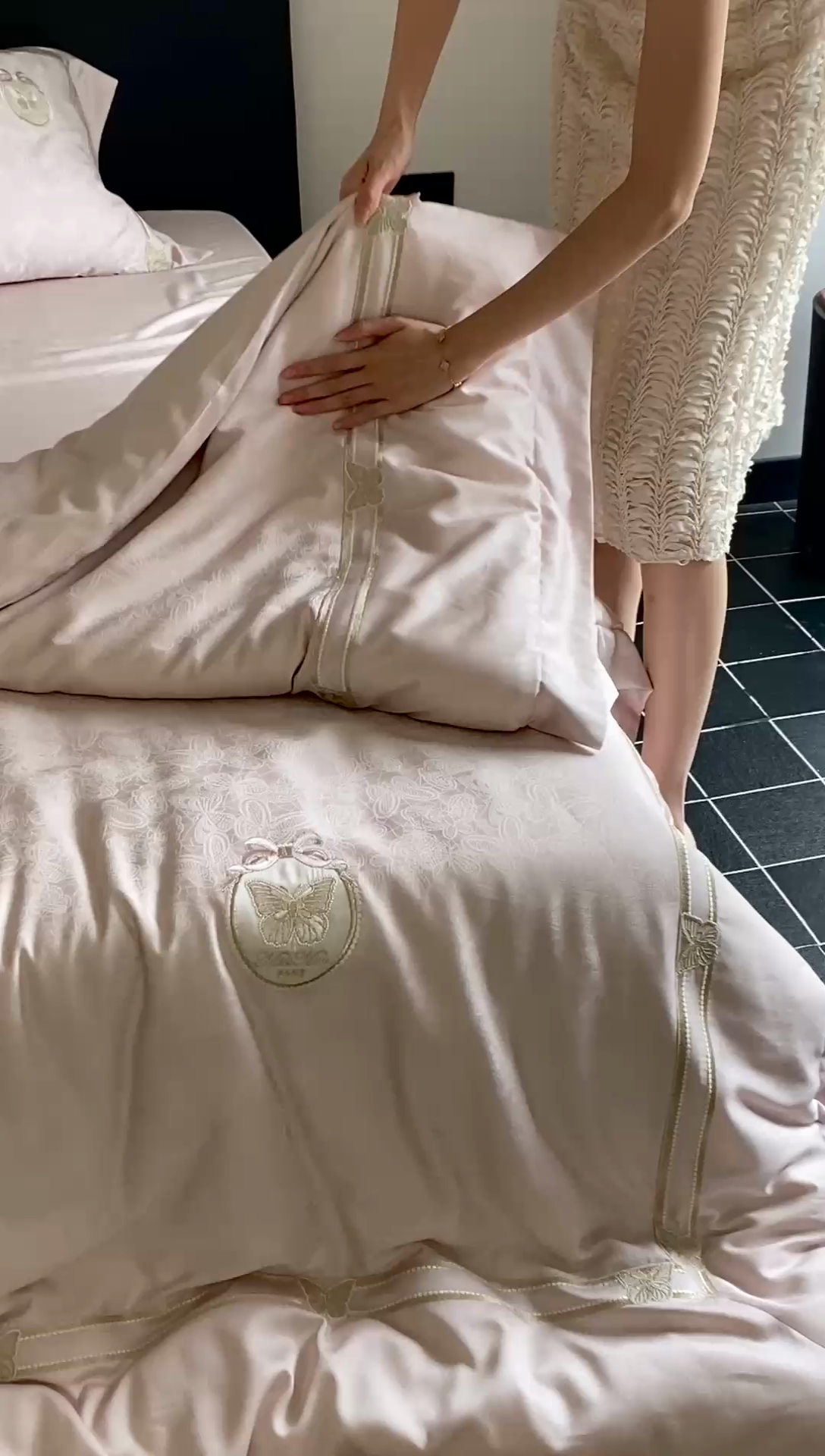 91家纺网 家纺一手货源 找家纺 MIU缪家居 2024新款100支天丝棉 （提花）自由之蝶系列四件套 自由之蝶-粉