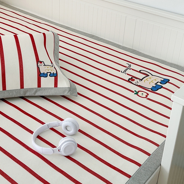 91家纺网 家纺一手货源 找家纺 昔可家纺 2024新款大版数码印花养生冰藤席 苹果猫咪