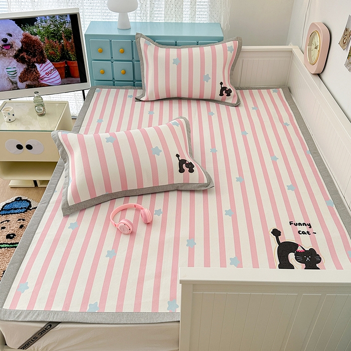 91家纺网 家纺一手货源 找家纺 昔可家纺 2024新款大版数码印花养生冰藤席 粉条黑猫