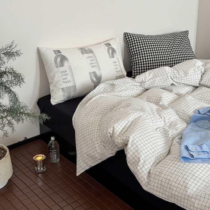 91家纺网 家纺一手货源 找家纺 艾沁家纺 2024新款黑白简约风全棉色织水洗棉四件套  小白格