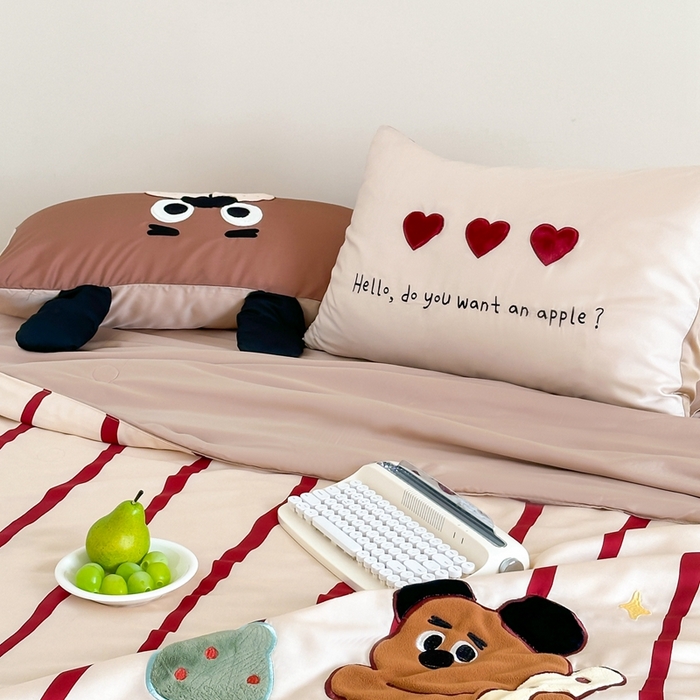 91家纺网 家纺一手货源 找家纺 黛舒家居 2024新款60支兰精天丝数码印花卡通刺绣夏被 面包熊