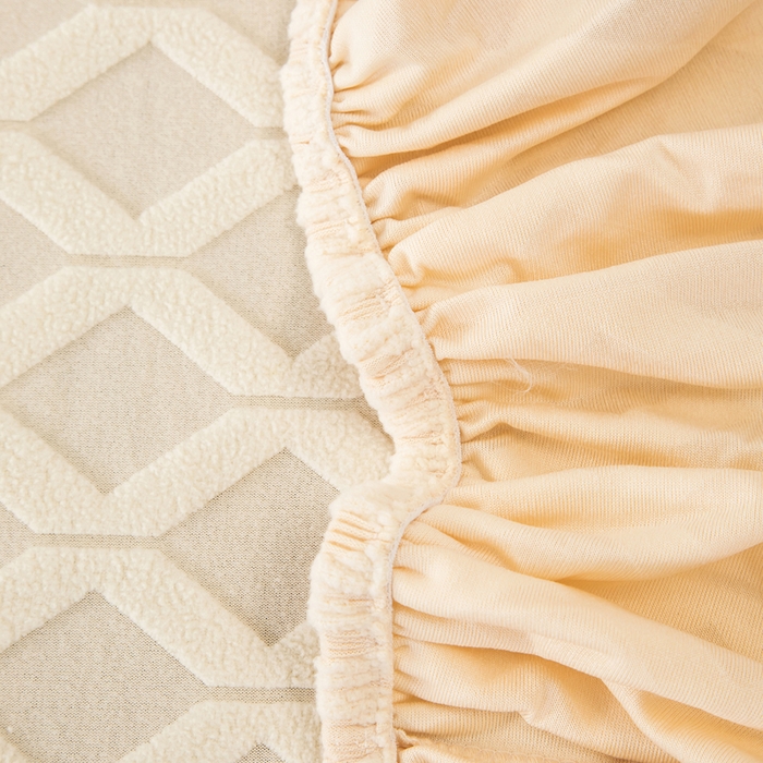 91家纺网 家纺一手货源 找家纺 千彤沙发垫 2024新款常规款拉花菱形格沙发套系列 米黄