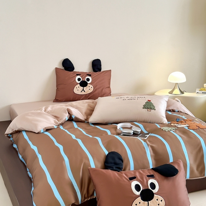 91家纺网 家纺一手货源 找家纺 黛舒家居 2024新款60支兰精天丝数码印花卡通刺绣四件套 小树熊