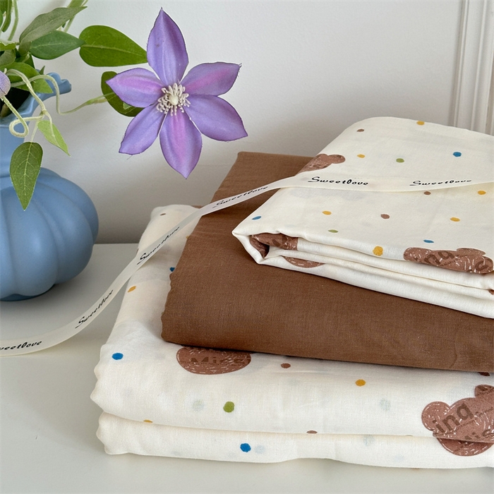 91家纺网 家纺一手货源 找家纺 曼之夏 2024新款全棉印花双层纱四件套 熊仔