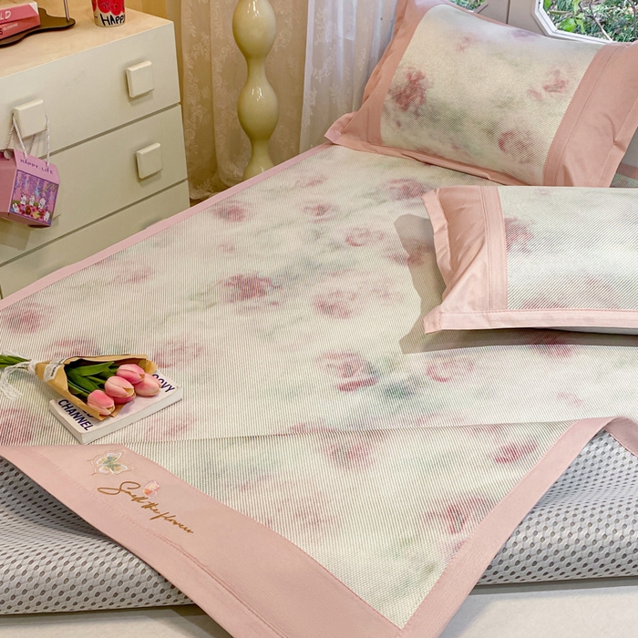 91家纺网 家纺一手货源 找家纺 慕澄2024新款A类时尚印花刺绣冰藤凉席 床席款-幻彩