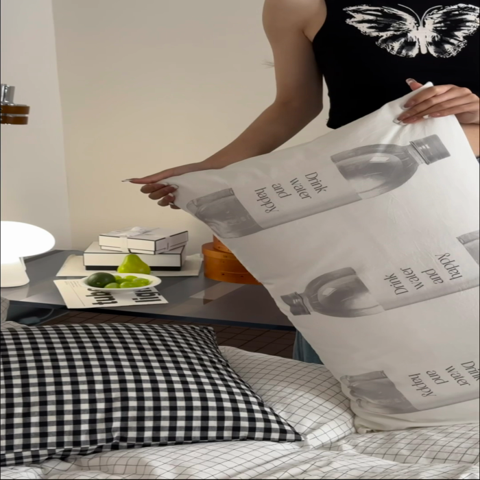 91家纺网 家纺一手货源 找家纺 艾沁家纺 2024新款黑白简约风全棉色织水洗棉四件套  小白格