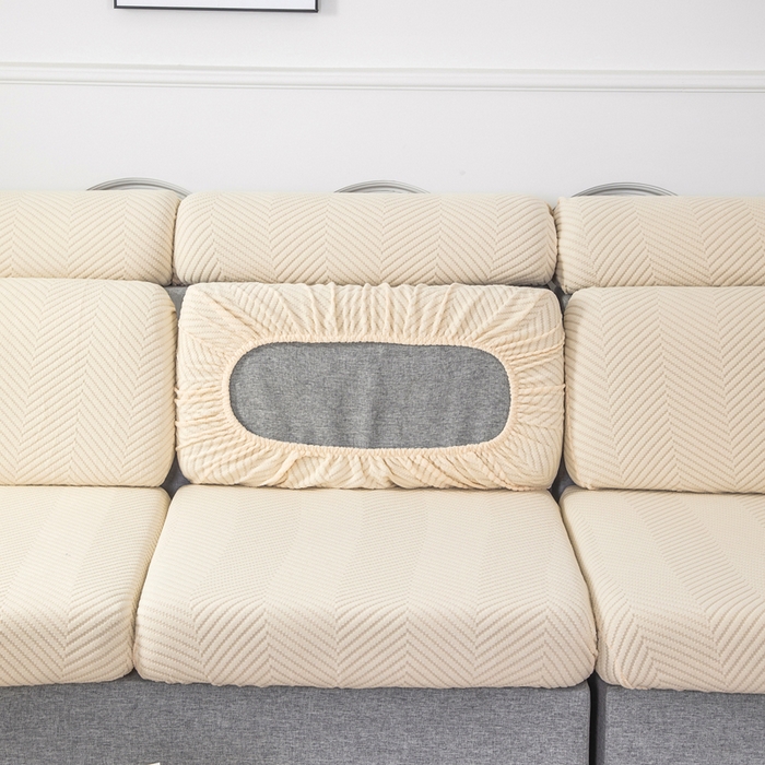 91家纺网 家纺一手货源 找家纺 千彤沙发垫 2024新款常规款拉花人字纹沙发套系列 米黄