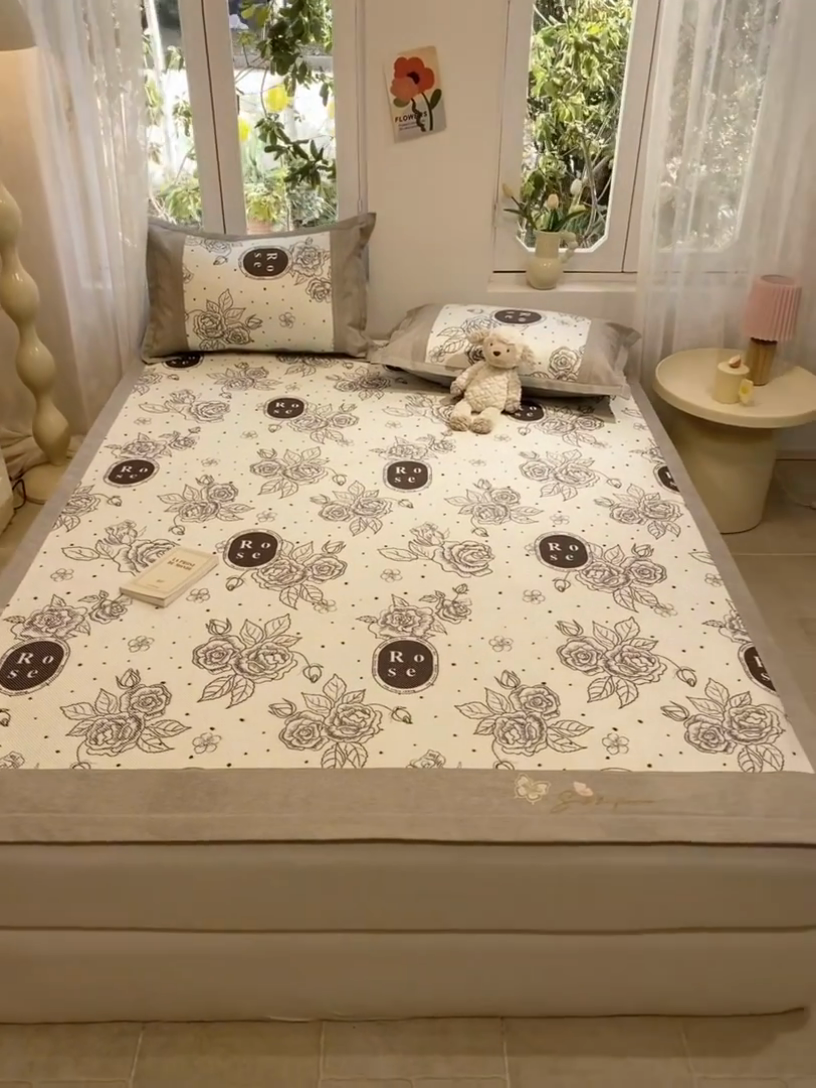 91家纺网 家纺一手货源 找家纺 慕澄2024新款A类时尚印花刺绣冰藤凉席 床席款-黑玫瑰