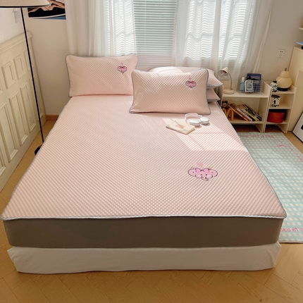 91家纺网 家纺一手货源 找家纺 （总）红嘴企鹅 2025新款凉豆豆绣花床笠凉席