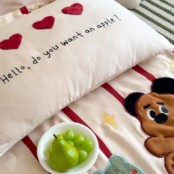 91家纺网 家纺一手货源 找家纺 黛舒家居 2024新款60支兰精天丝数码印花卡通刺绣夏被 面包熊