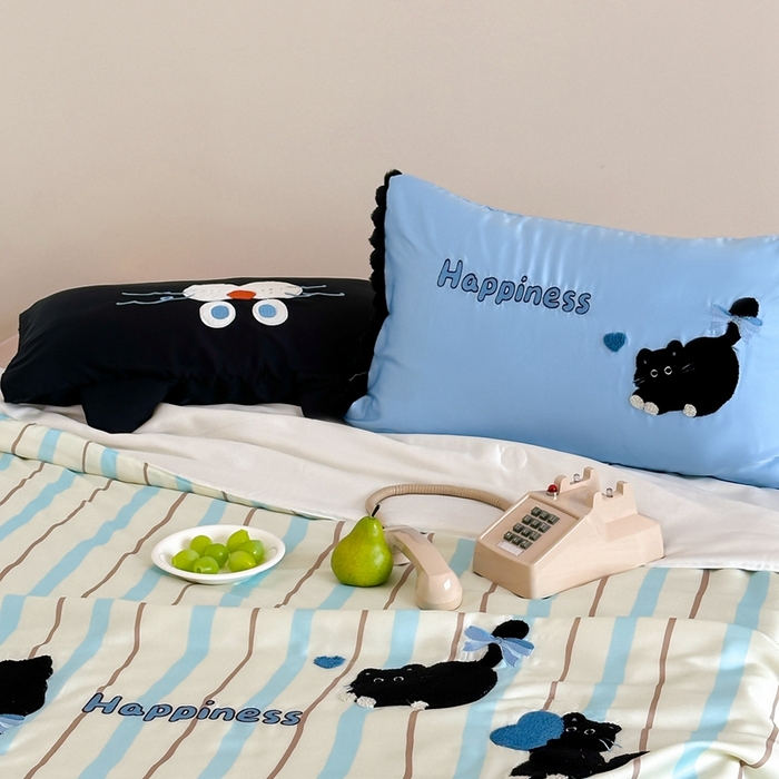 91家纺网 家纺一手货源 找家纺 黛舒家居 2024新款60支兰精天丝数码印花卡通刺绣夏被 黑色猫咪