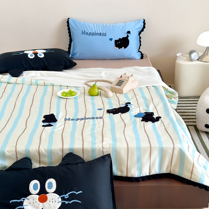 91家纺网 家纺一手货源 找家纺 黛舒家居 2024新款60支兰精天丝数码印花卡通刺绣夏被 黑色猫咪