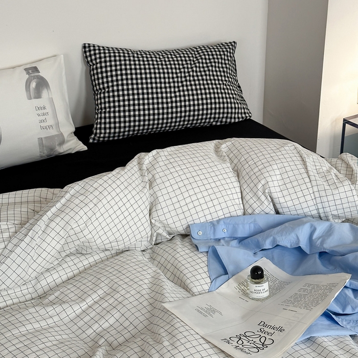 91家纺网 家纺一手货源 找家纺 艾沁家纺 2024新款黑白简约风全棉色织水洗棉四件套  小白格